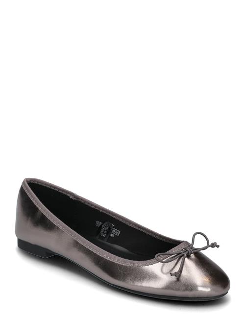 Se ONLY Onlbee-3 Pu Ballerina ONLY Silver ved Booztlet