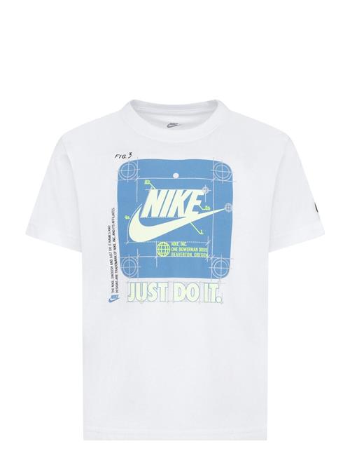 Se Nike Nike Utility Tee Nike White ved Booztlet