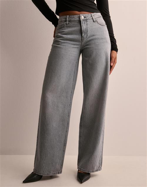 Se Pieces - Grå - Pcnoelle Lw Wide Jeans ved Nelly