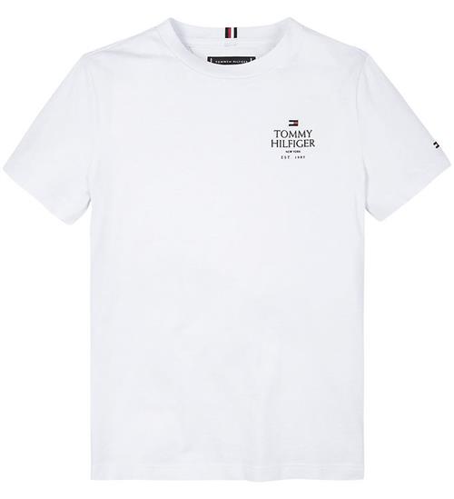 Se Tommy Hilfiger T-shirt - TH Logo Puff - White ved KidsWorld