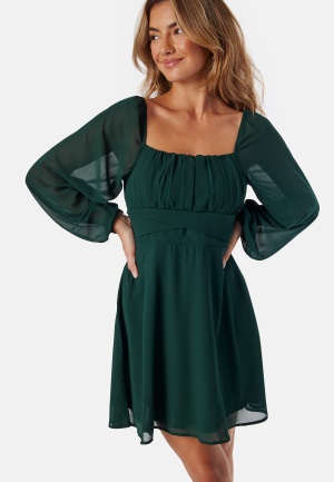 Se BUBBLEROOM Square Neck L/S Georgette Dress Dark green 34 ved Bubbleroom