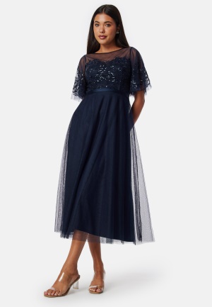 Se Bubbleroom Occasion Embroidered Mesh Midi Dress Dark blue 38 ved Bubbleroom