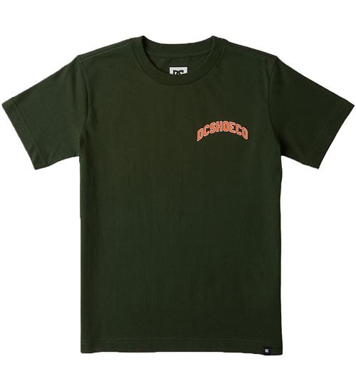 Se DC DC Shoes T-Shirt - Varsity - GrÃ¸n ved KidsWorld