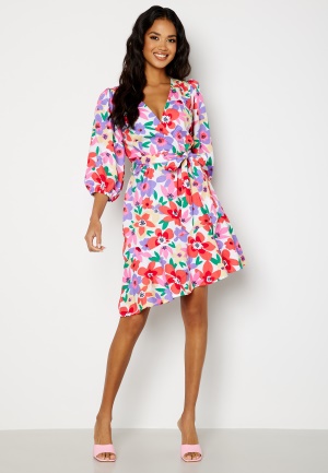 Se BUBBLEROOM Priscilla cotton dress Floral / Patterned 34 ved Bubbleroom