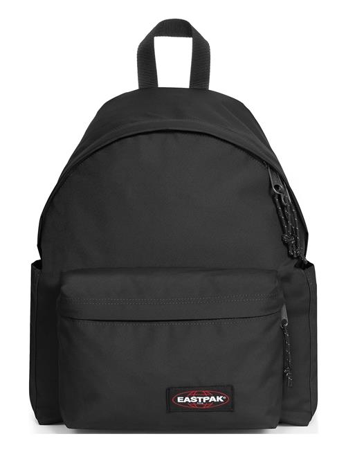 Se Day Pak'r Eastpak Black ved Booztlet