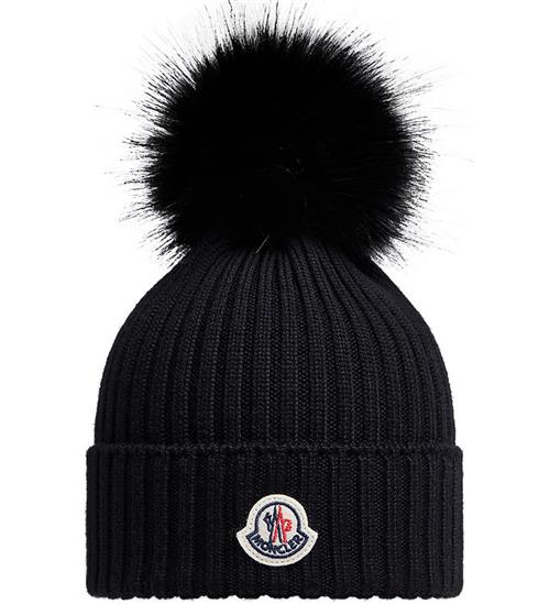 Se Moncler Hue - Uld - Sort m. Kvast ved KidsWorld