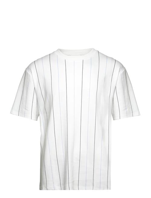 Se Aop Over D Logo Tee S/S Lindbergh White ved Booztlet