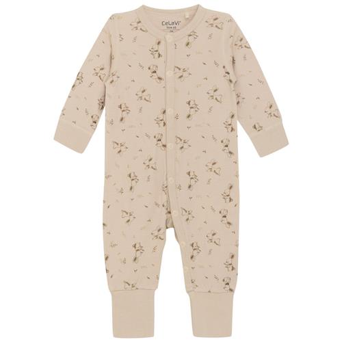 Se Celavi Mønstret Heldragt Woodsmoke | Beige | 90 cm ved Babyshop