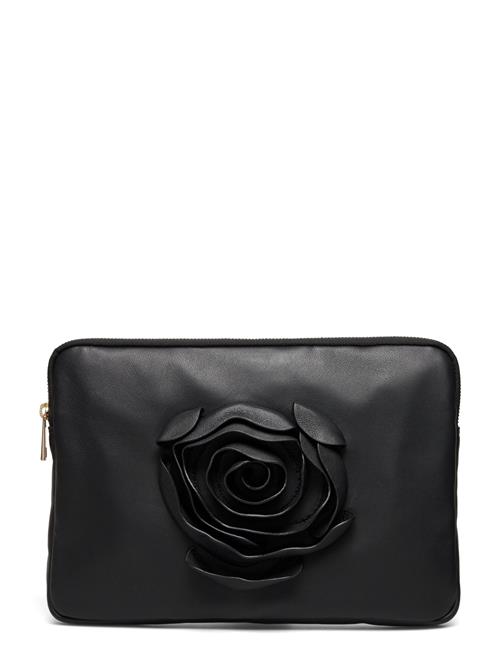 Se Nunoo Clutch Rose Cozy W. Gold Nunoo Black ved Booztlet