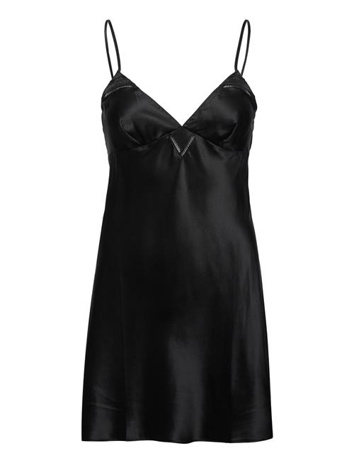 Se CHANTELLE Nightshade Silk Nightdress CHANTELLE Black ved Booztlet