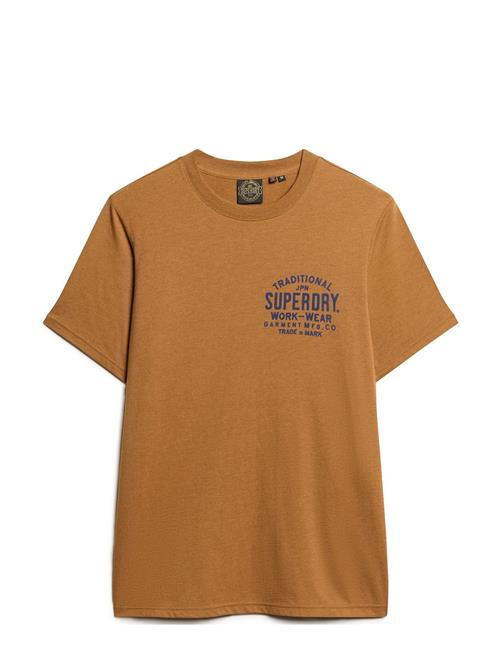 Se Superdry Machined Goods Workwear Tee Superdry Brown ved Booztlet