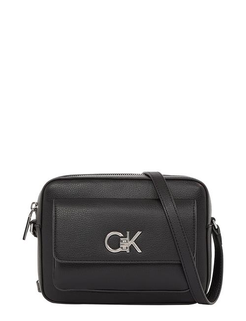 Se Calvin Klein Re-Lock Camera Bag W/Flap_Pbl Calvin Klein Black ved Booztlet