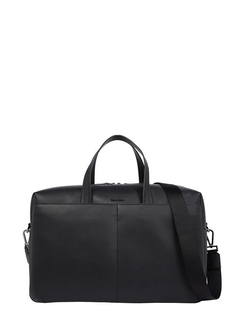 Se Calvin Klein Clean Essential Weekender Calvin Klein Black ved Booztlet