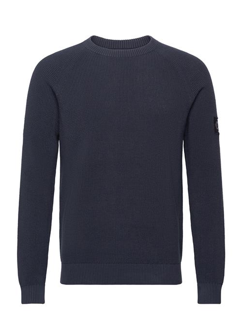 Se Calvin Klein Jeans Badge Easy Sweater Calvin Klein Jeans Navy ved Booztlet