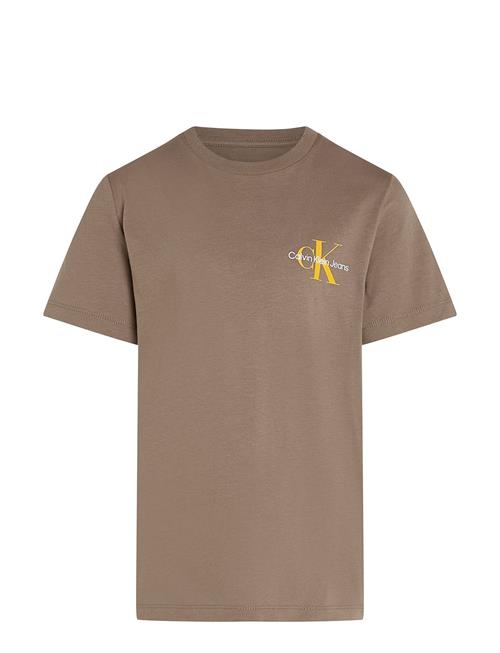 Se Calvin Klein Chest Monologo Ss T-Shirt Calvin Klein Brown ved Booztlet