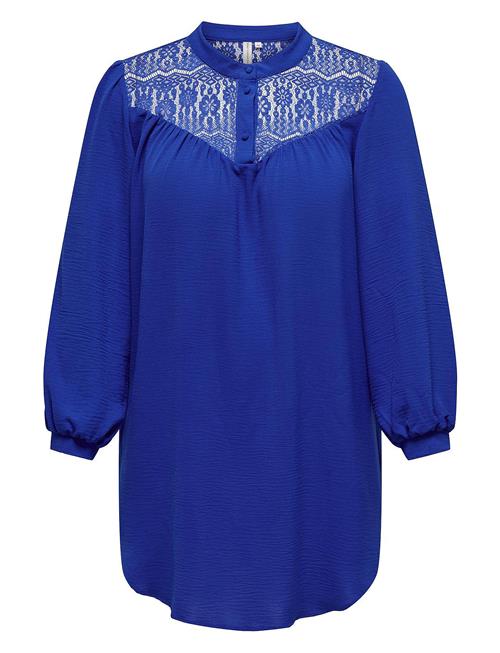 Se ONLY Carmakoma Carmette Life L/S Mix Lace Long Top Wvn ONLY Carmakoma Blue ved Booztlet