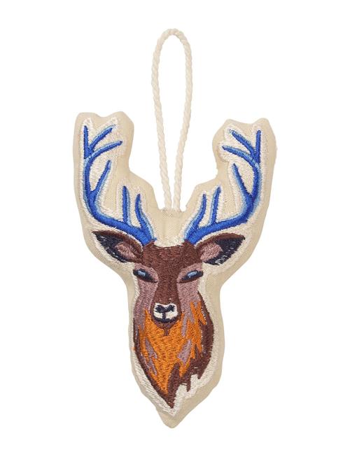 Se Broste Copenhagen Reindeer Embroidered Ornament Broste Copenhagen Patterned ved Booztlet