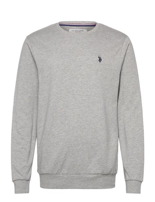 Se U.S. Polo Assn. Hugo Reg Sw Uspa M Sweat U.S. Polo Assn. Grey ved Booztlet