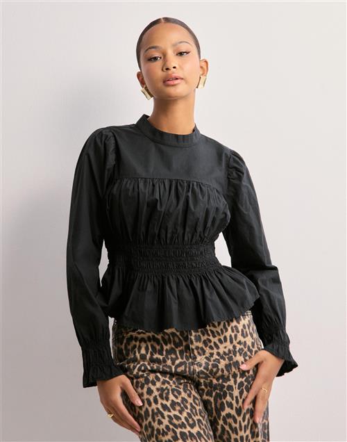 Se Only - Sort - Onlella L/S O-Neck Smock Top Ptm ved Nelly