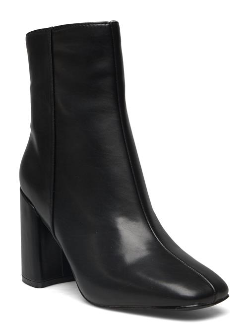 Se Streams Bootie Steve Madden Black ved Booztlet