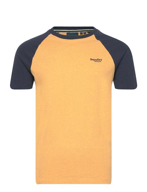 Se Superdry Essential Logo Baseball Tshirt Superdry Yellow ved Booztlet