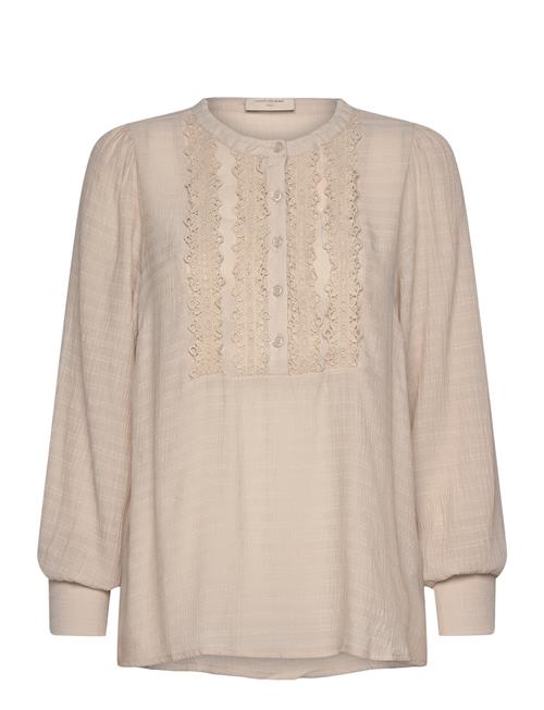 Se FREE/QUENT Fqshu-Blouse FREE/QUENT Beige ved Booztlet