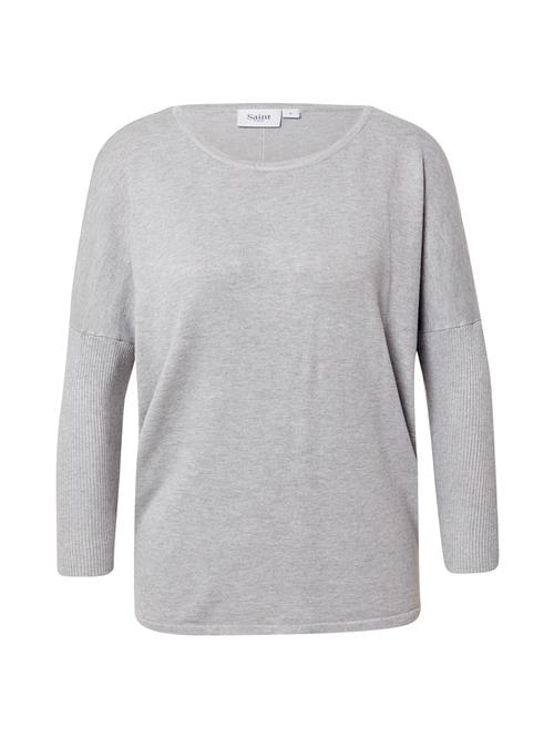 Se SAINT TROPEZ Pullover 'Mila'  lysegrå ved About You