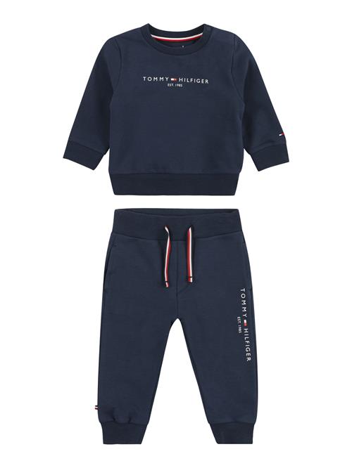 Se TOMMY HILFIGER Joggingdragt  navy / rød / hvid ved About You