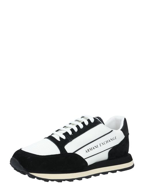 Se ARMANI EXCHANGE Sneaker low  sort / hvid ved About You