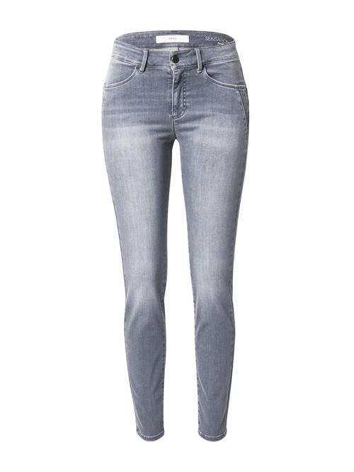 Se BRAX Jeans 'Ana'  grey denim ved About You