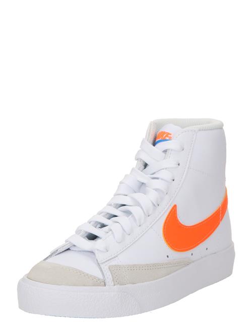 Se Nike Sportswear Sneakers 'Blazer 77'  greige / neonorange / hvid ved About You