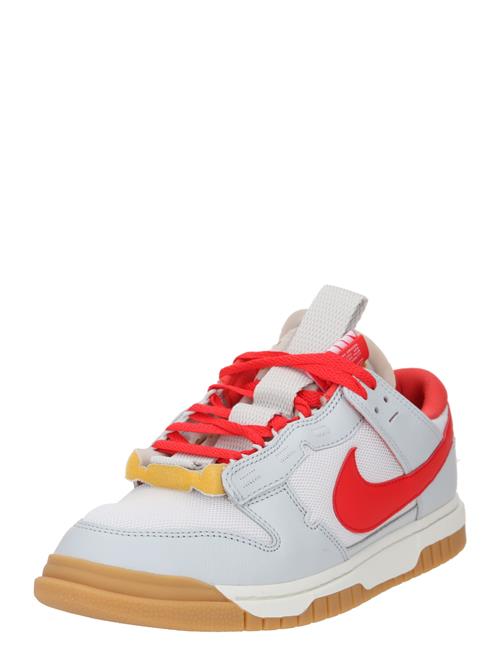 Se Nike Sportswear Sneaker low 'Dunk'  lysegrå / rød / hvid ved About You