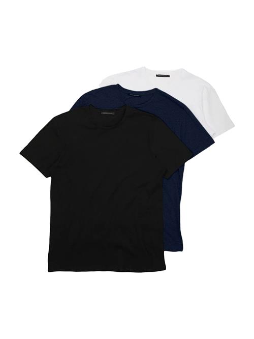 Se Trendyol Bluser & t-shirts  navy / sort / hvid ved About You