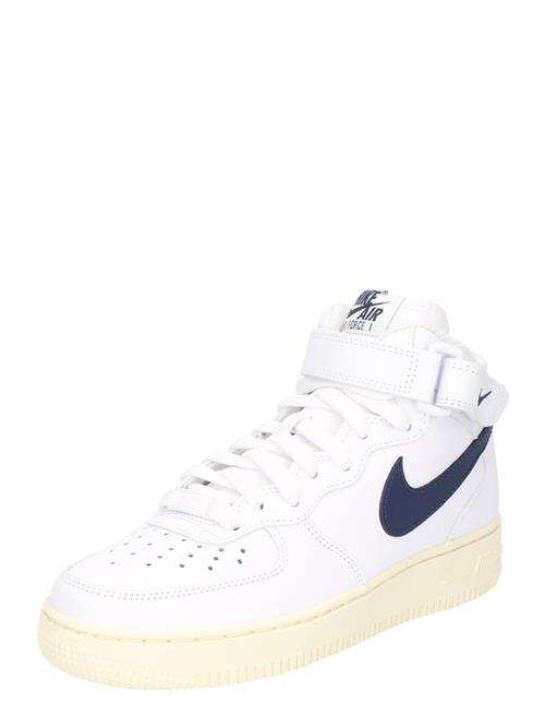 Se Nike Sportswear Sneaker high 'Air Force 1 07'  marin / hvid ved About You