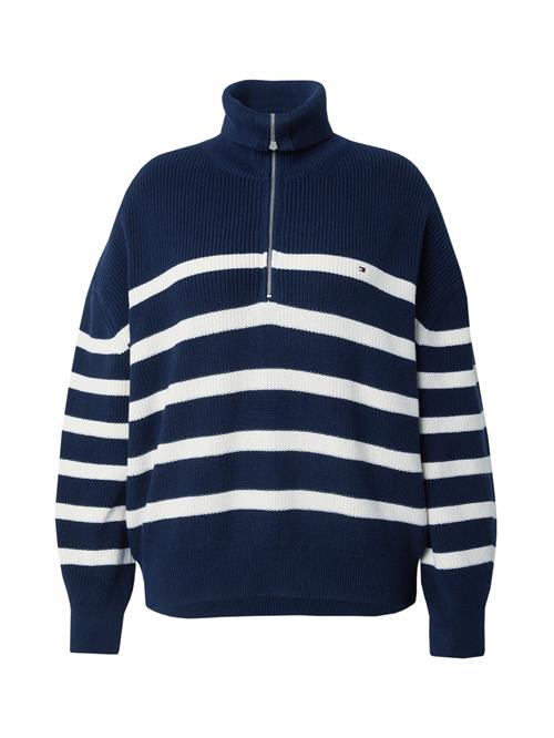 Se Tommy Hilfiger Curve Pullover  mørkeblå / hvid ved About You