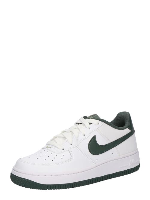 Se Nike Sportswear Sneakers 'Air Force 1 LV8 2'  mørkegrøn / hvid ved About You