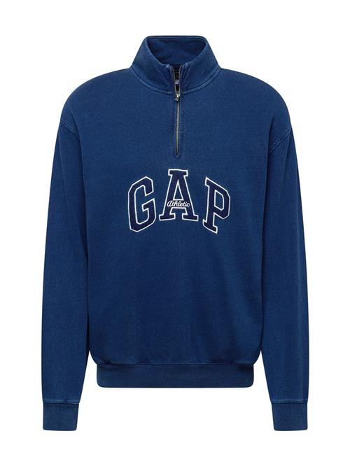 Se GAP Sweatshirt  indigo / offwhite ved About You