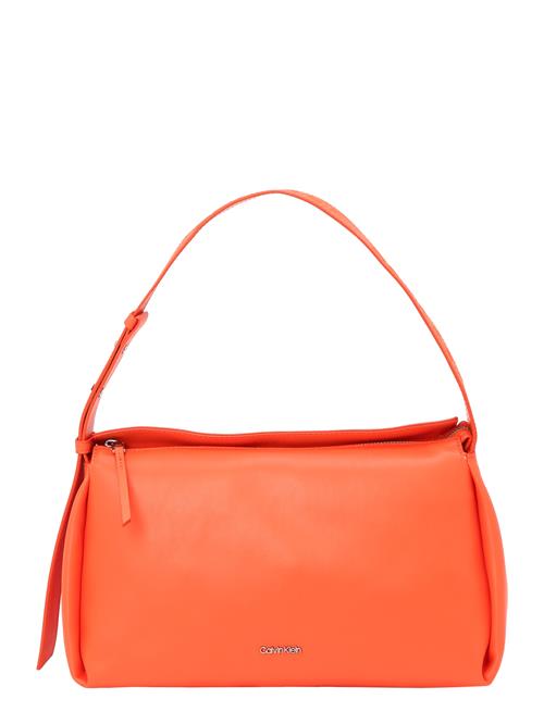 Se Calvin Klein Skuldertaske 'GRACIE'  orange ved About You