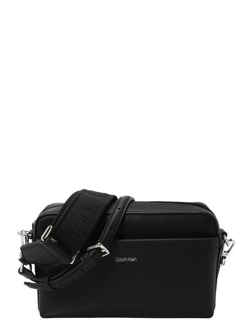 Calvin Klein Skuldertaske 'MUST'  sort