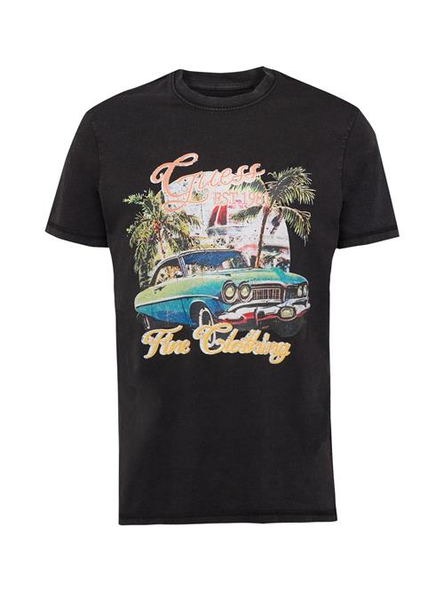 Se GUESS Bluser & t-shirts 'SUMMER CAR'  turkis / grøn / sort / hvid ved About You