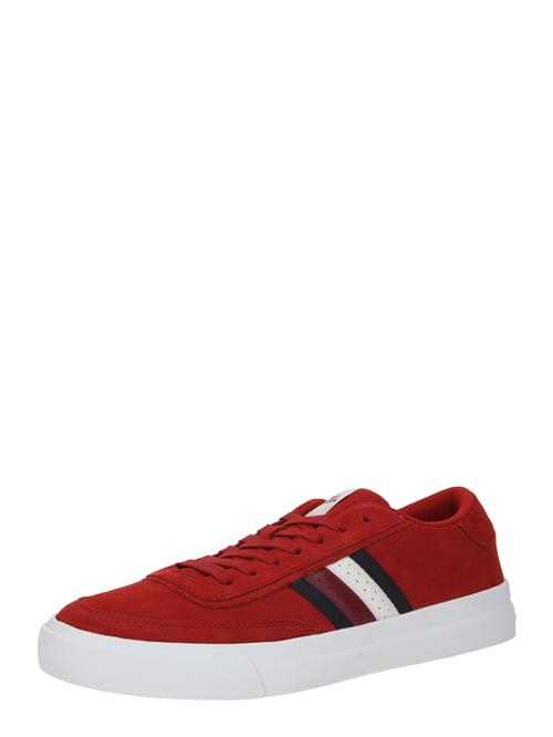 Se TOMMY HILFIGER Sneaker low 'CUPSET 1B'  navy / carminrød / hvid ved About You