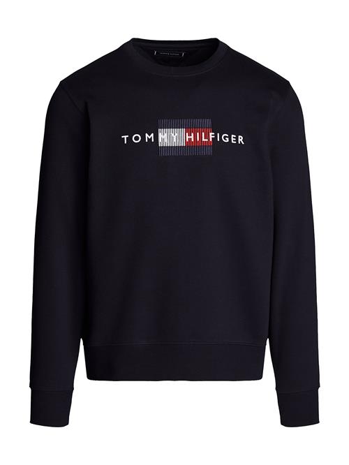 Se TOMMY HILFIGER Sweatshirt  natblå / rubinrød / hvid ved About You