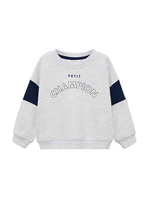 Se MANGO KIDS Sweatshirt 'CHAMPION'  natblå / lysegrå / grå-meleret ved About You