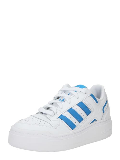 Se ADIDAS ORIGINALS Sneaker low 'FORUM'  blå / hvid ved About You