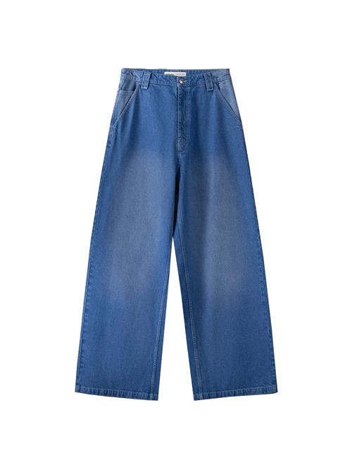 Se Bershka Jeans  blue denim / lyseblå / sort / hvid ved About You