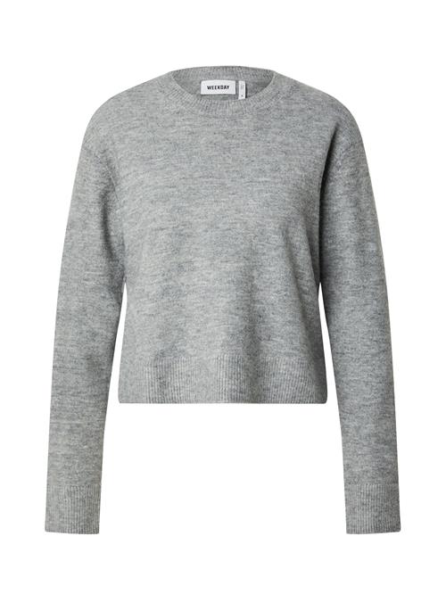 Se WEEKDAY Pullover  grå-meleret ved About You