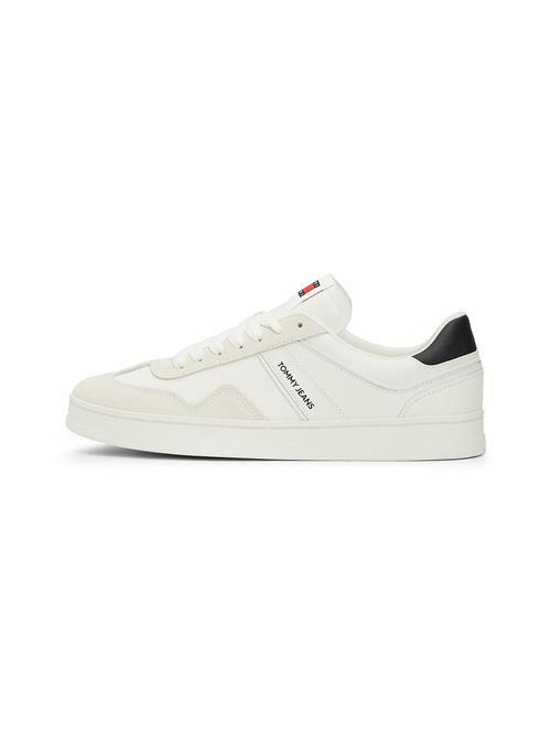 Se Tommy Jeans Sneaker low  ecru / sort / hvid ved About You