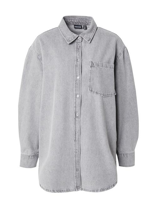 Se PIECES Bluse 'PCMAISIE'  grey denim ved About You