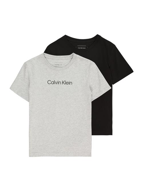 Se Calvin Klein Jeans Shirts 'INSTITUTIONAL'  grå / sort ved About You