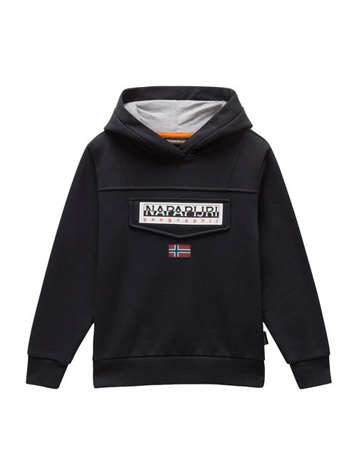 Se NAPAPIJRI Sweatshirt 'BURGEE'  carminrød / sort / hvid ved About You